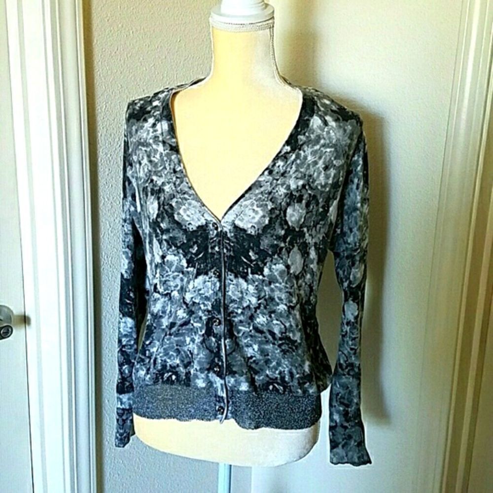 10/$50 Floral Simply Vera Vera Wang Women Sweater Size PL